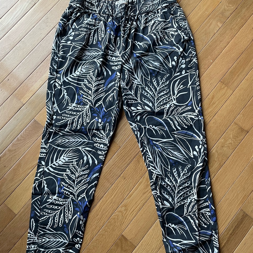Marine Layer Black and Gray Abstract Print Garment